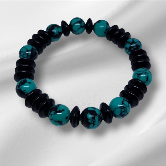 Reconstituted Turquoise & Black Beaded Bracelet - Picture 2 of 2